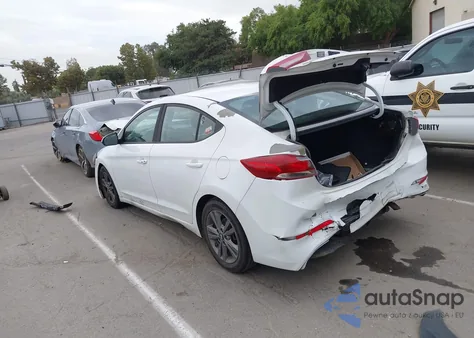 2018 Hyundai Elantra Value Edition z USA, uszkodzony, nr VIN 5NPD84LF9JH271077